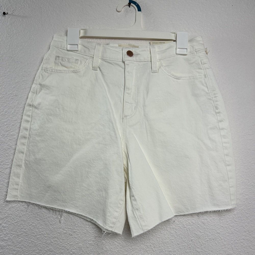 Universal Thread Women's Size 6 High Rise Vintage Bermuda Jean Shorts White